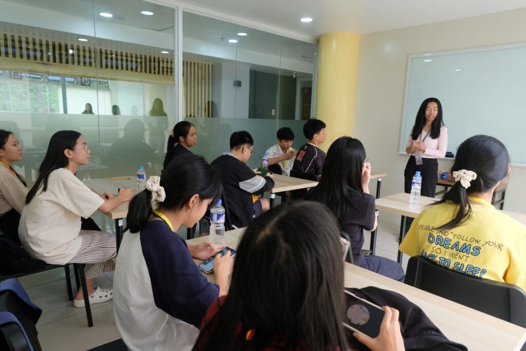 Pines IELTS Camp - buổi Mock Test