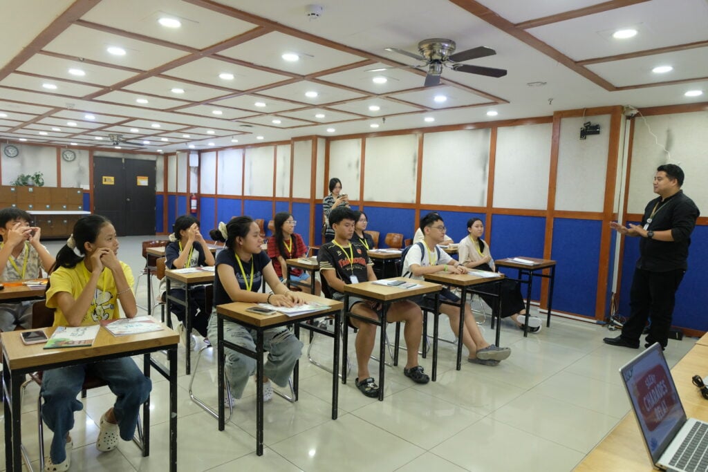 Pines IELTS Camp - buổi định hướng