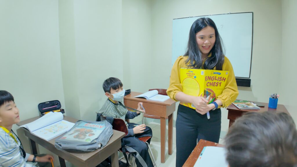 Du học Philippines cùng gia đình - lớp học nhóm nhỏ cho trẻ em tại Pines Baguio