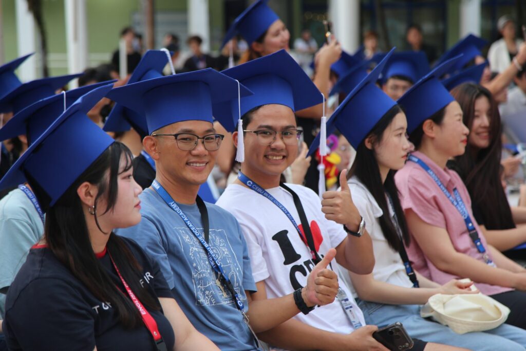 Lễ tốt nghiệp khóa tiếng Anh thực hành thực tế Cebu English Retreat tại CBOA