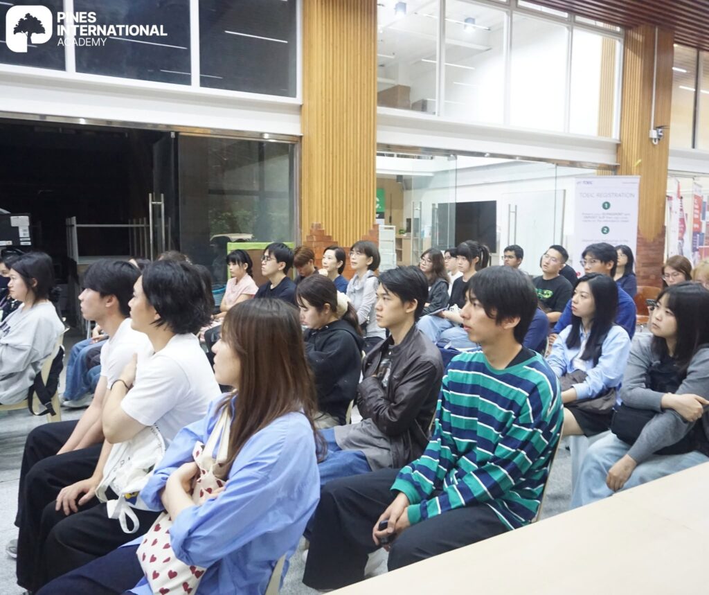 Lễ chào đón học viên mới tại Pines Baguio - luyện IELTS chuyên sâu 6.5